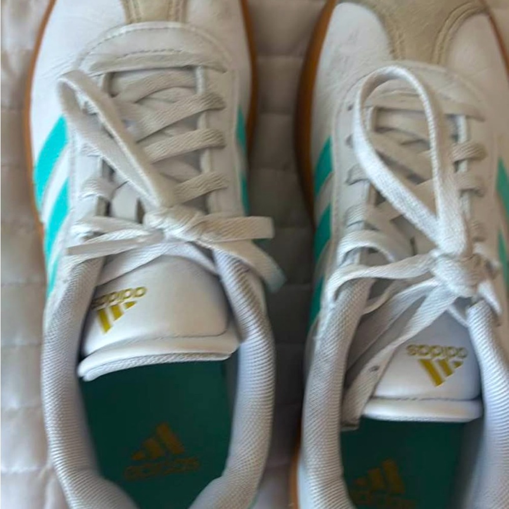 Kids adidas sneakers size 3